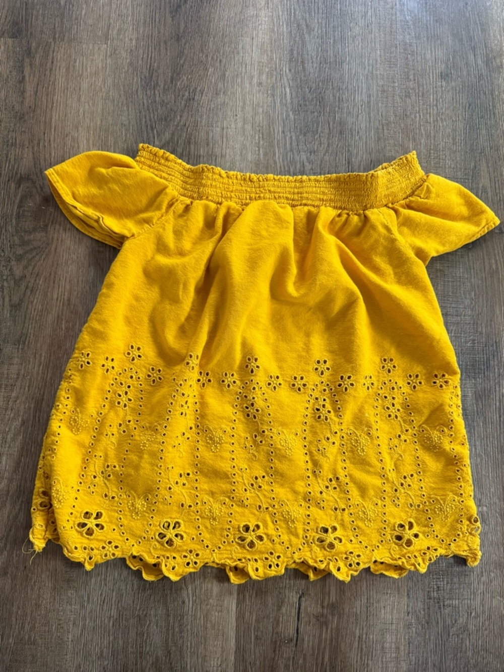 NWOT Old Navy off the Shoulder Tee